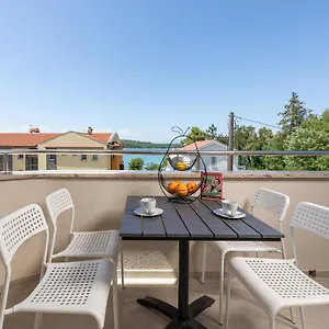 Sucic 2 Apartament